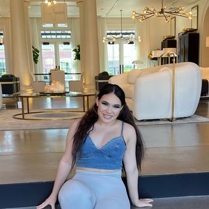 Meet your Posher, Yamel